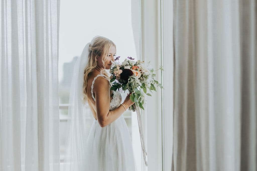 What To Know About Booking Wedding Flowers in 2022